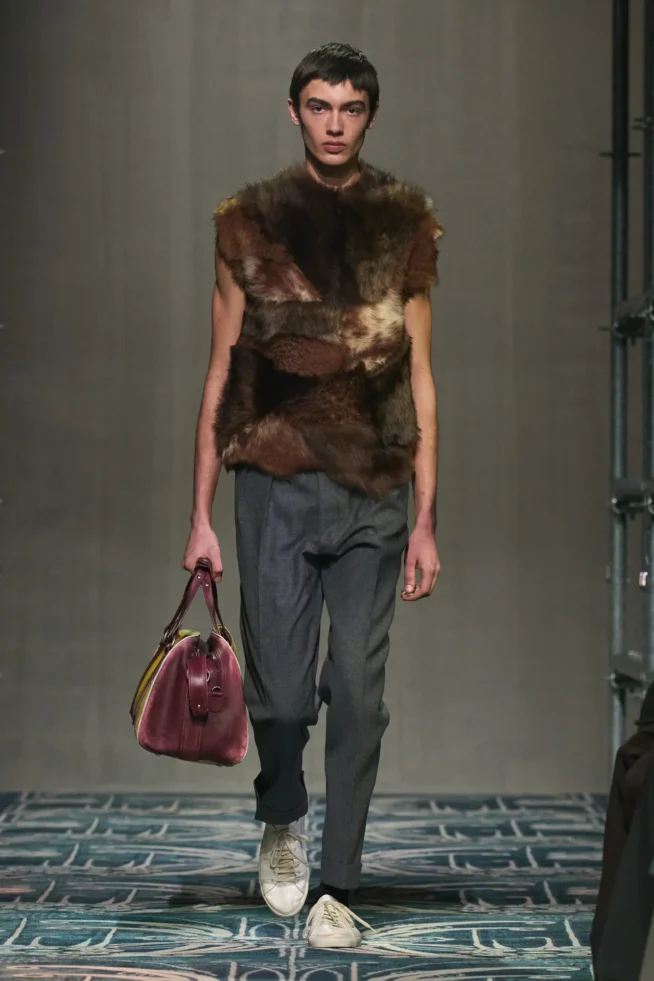 00037-prada-fall-2025-menswear-credit-gorunway