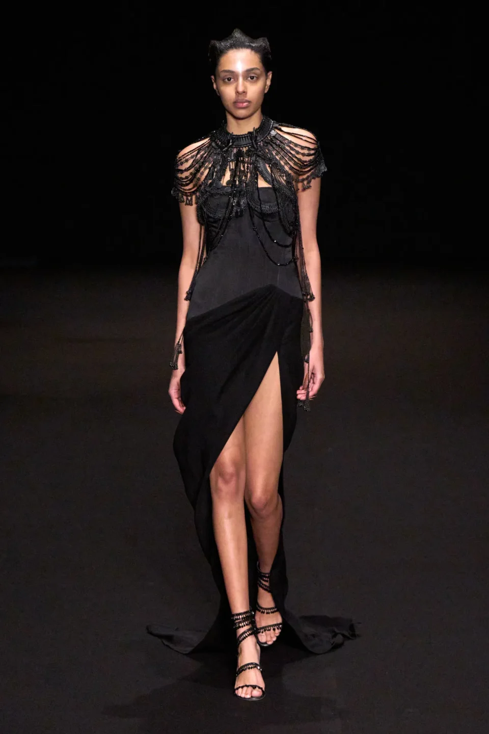 00038-gaurav-gupta-spring-2025-couture-credit-gorunway