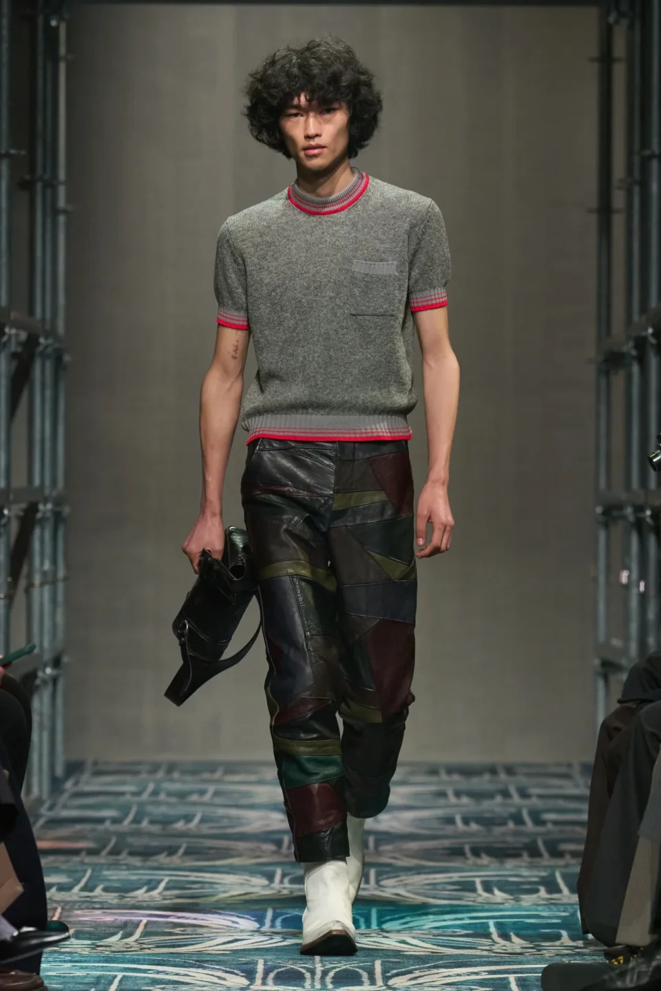 00038-prada-fall-2025-menswear-credit-gorunway