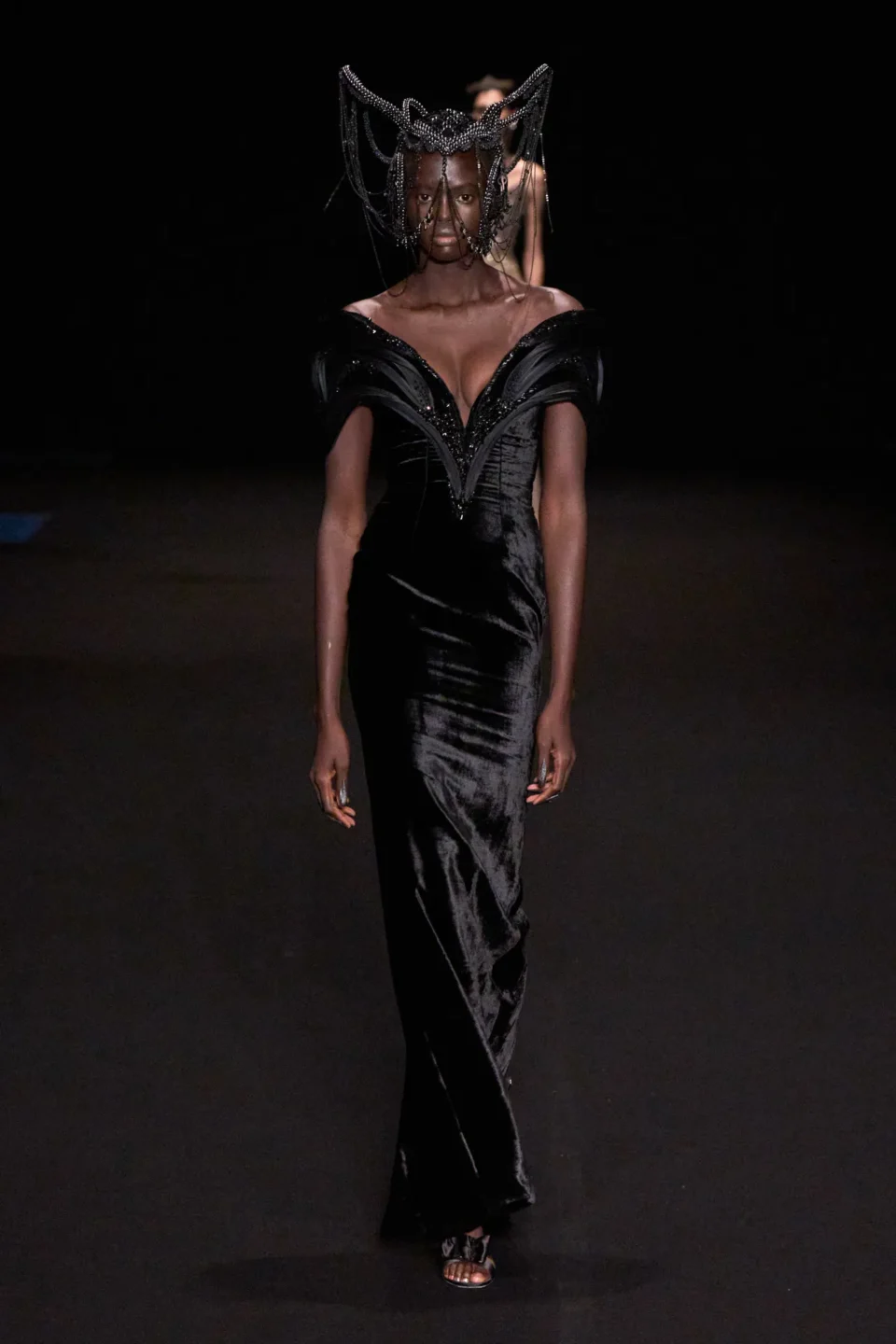 00039-gaurav-gupta-spring-2025-couture-credit-gorunway