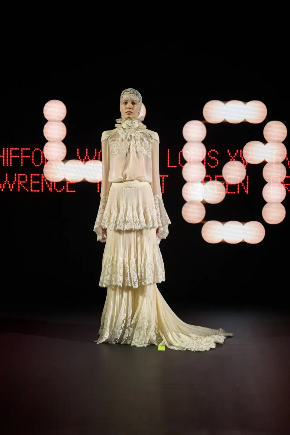 00040-valentino-spring-2025-couture-credit-gorunway