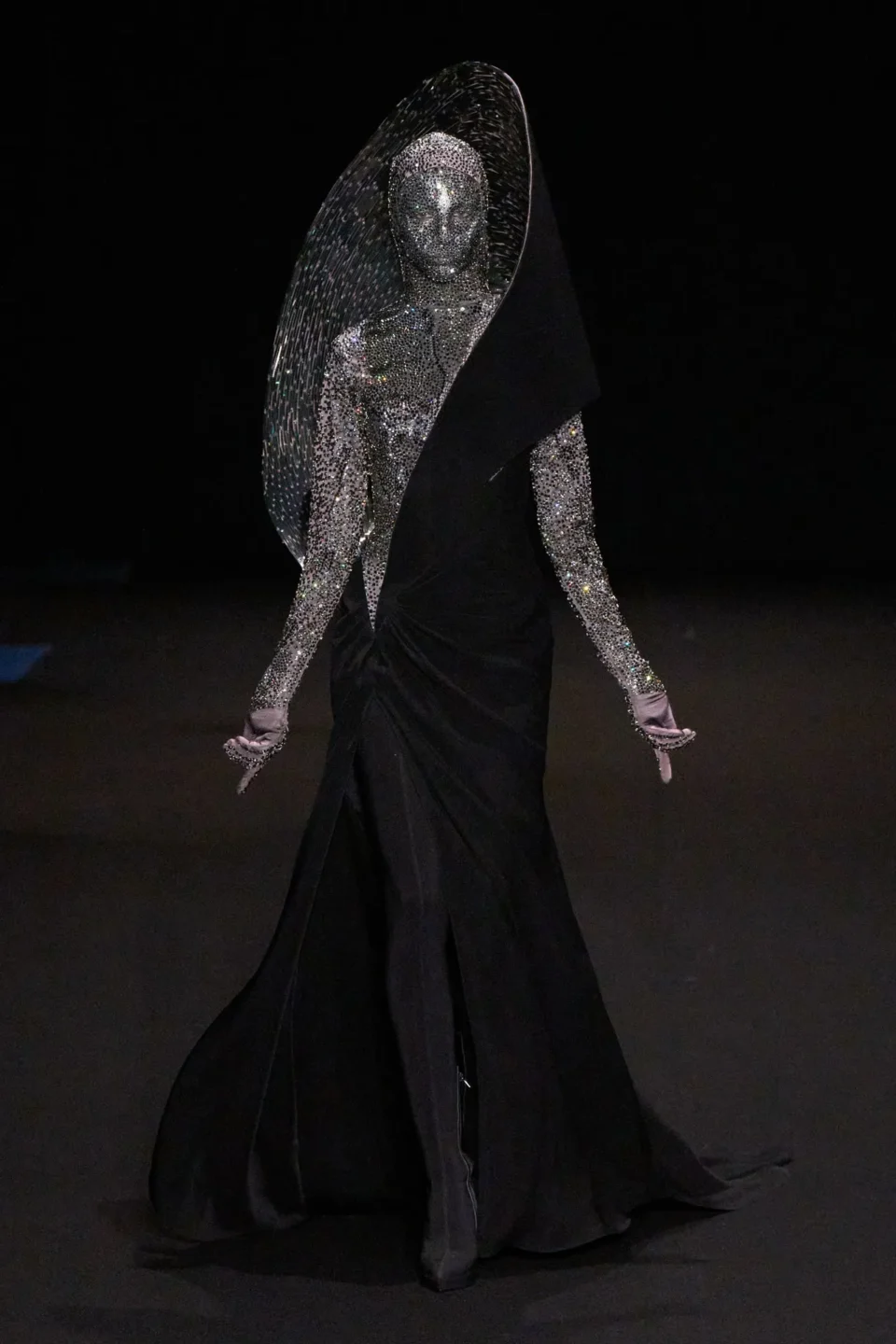 00041-gaurav-gupta-spring-2025-couture-credit-gorunway