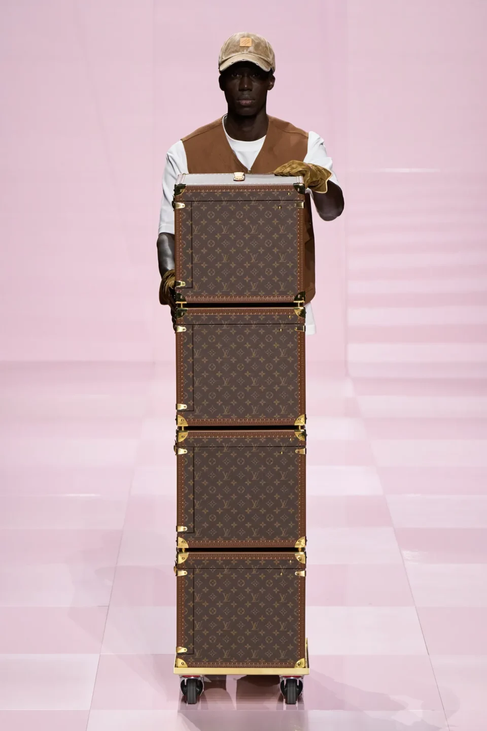 00041-louis-vuitton-fall-2025-menswear-credit-gorunway