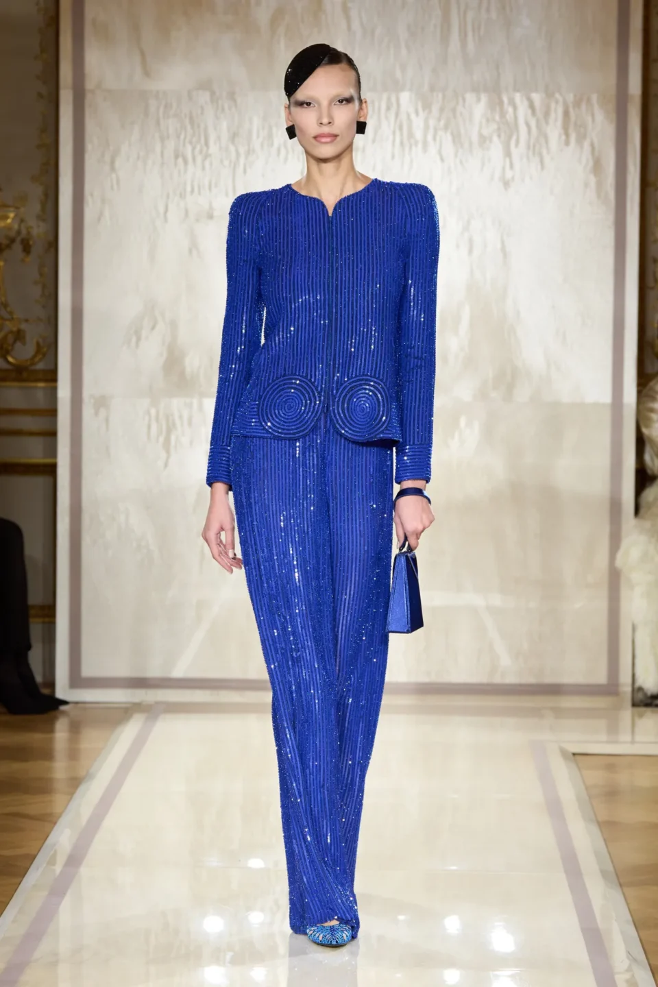 00043-armani-prive-spring-2025-couture-credit-gorunway