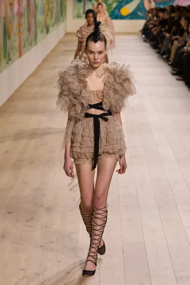 00044-christian-dior-spring-2025-couture-credit-gorunway