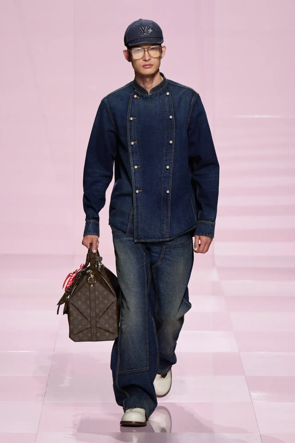 00044-louis-vuitton-fall-2025-menswear-credit-gorunway