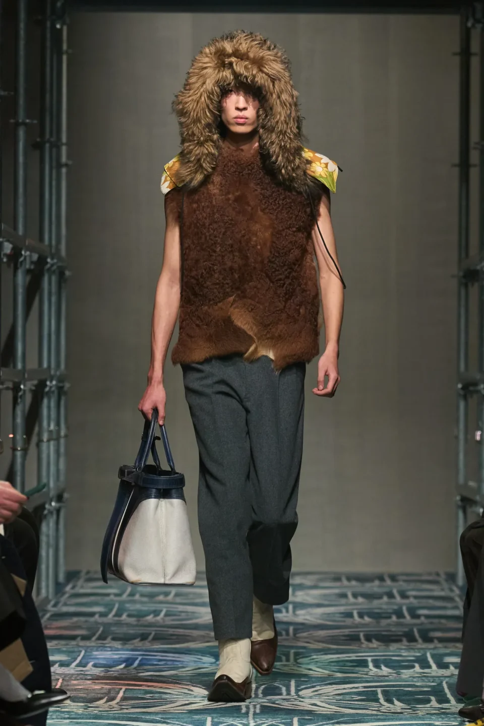00045-prada-fall-2025-menswear-credit-gorunway