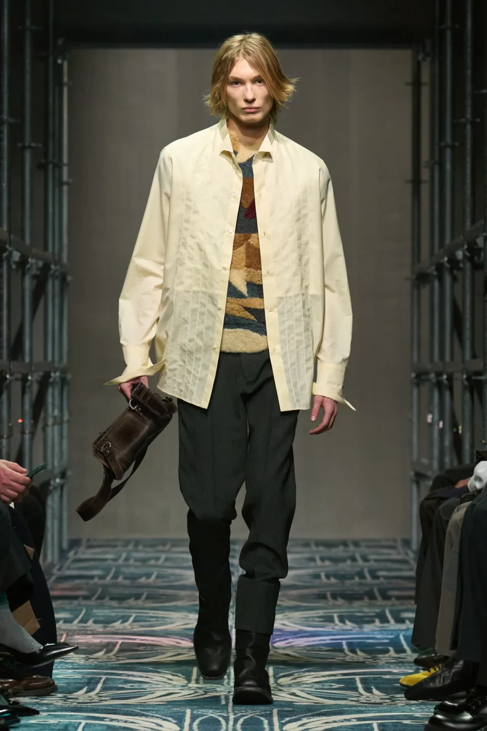 00046-prada-fall-2025-menswear-credit-gorunway