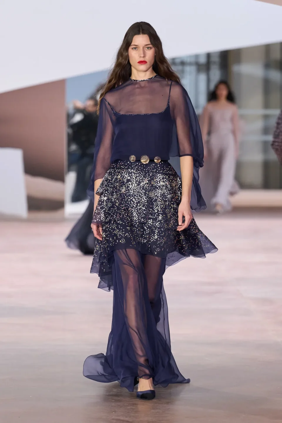 00047-chanel-spring-2025-couture-credit-gorunway