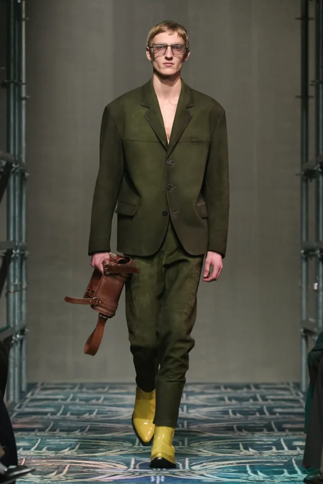 00047-prada-fall-2025-menswear-credit-gorunway