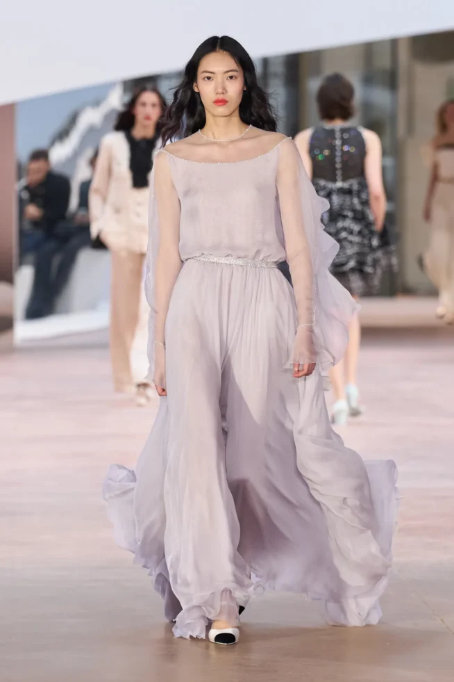 00049-chanel-spring-2025-couture-credit-gorunway