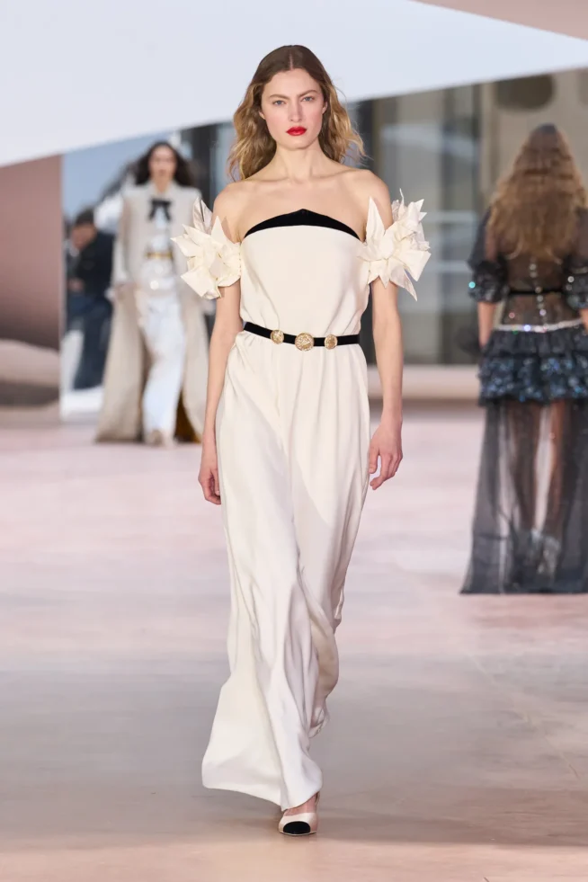 00051-chanel-spring-2025-couture-credit-gorunway