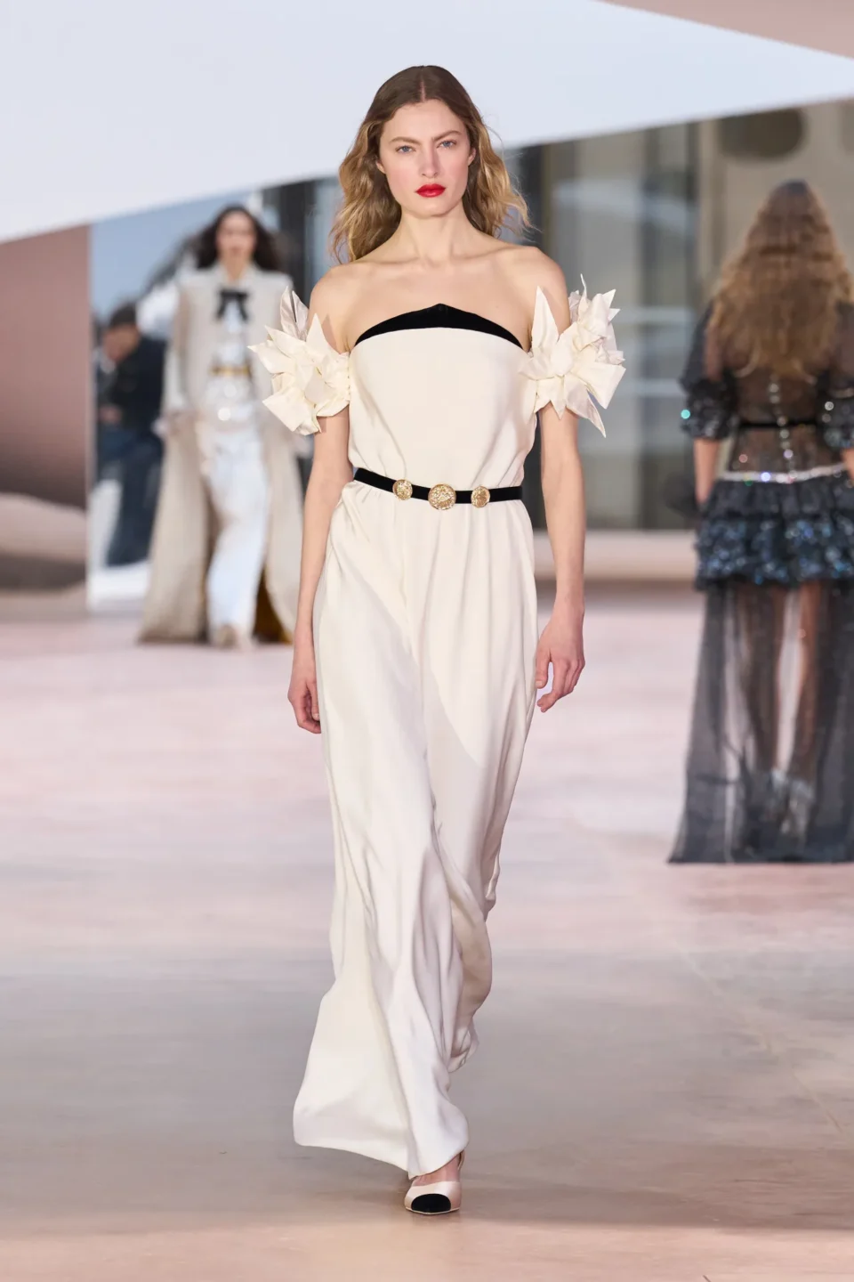 00051-chanel-spring-2025-couture-credit-gorunway