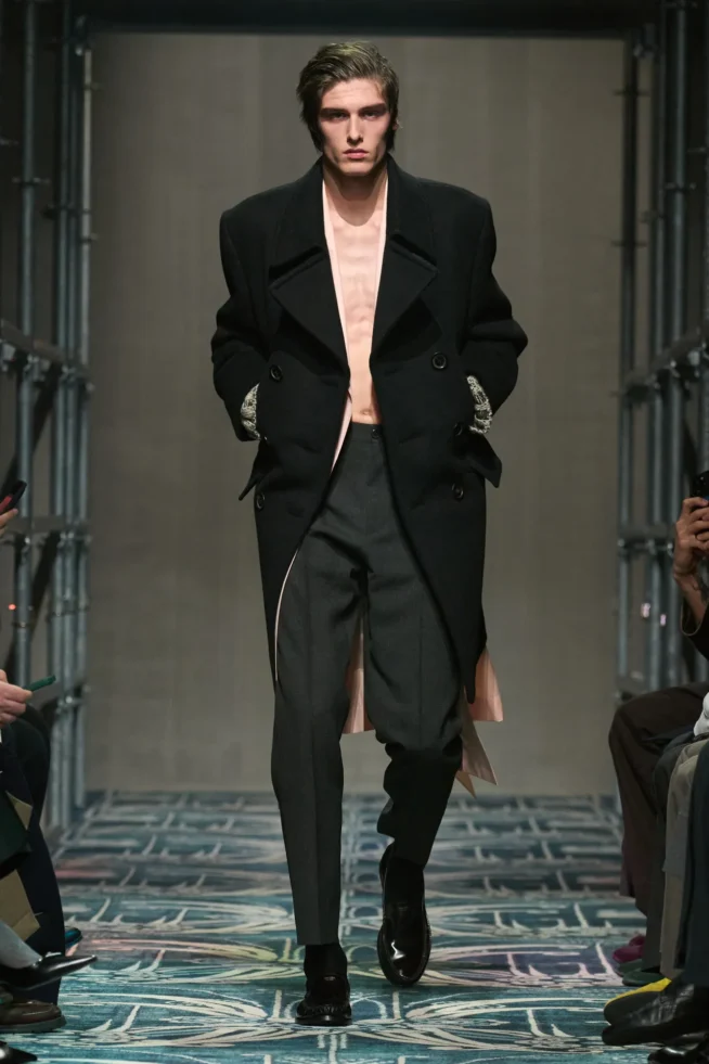 00051-prada-fall-2025-menswear-credit-gorunway