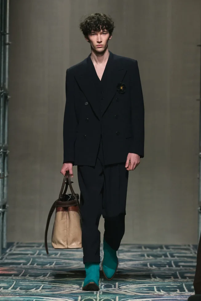 00052-prada-fall-2025-menswear-credit-gorunway