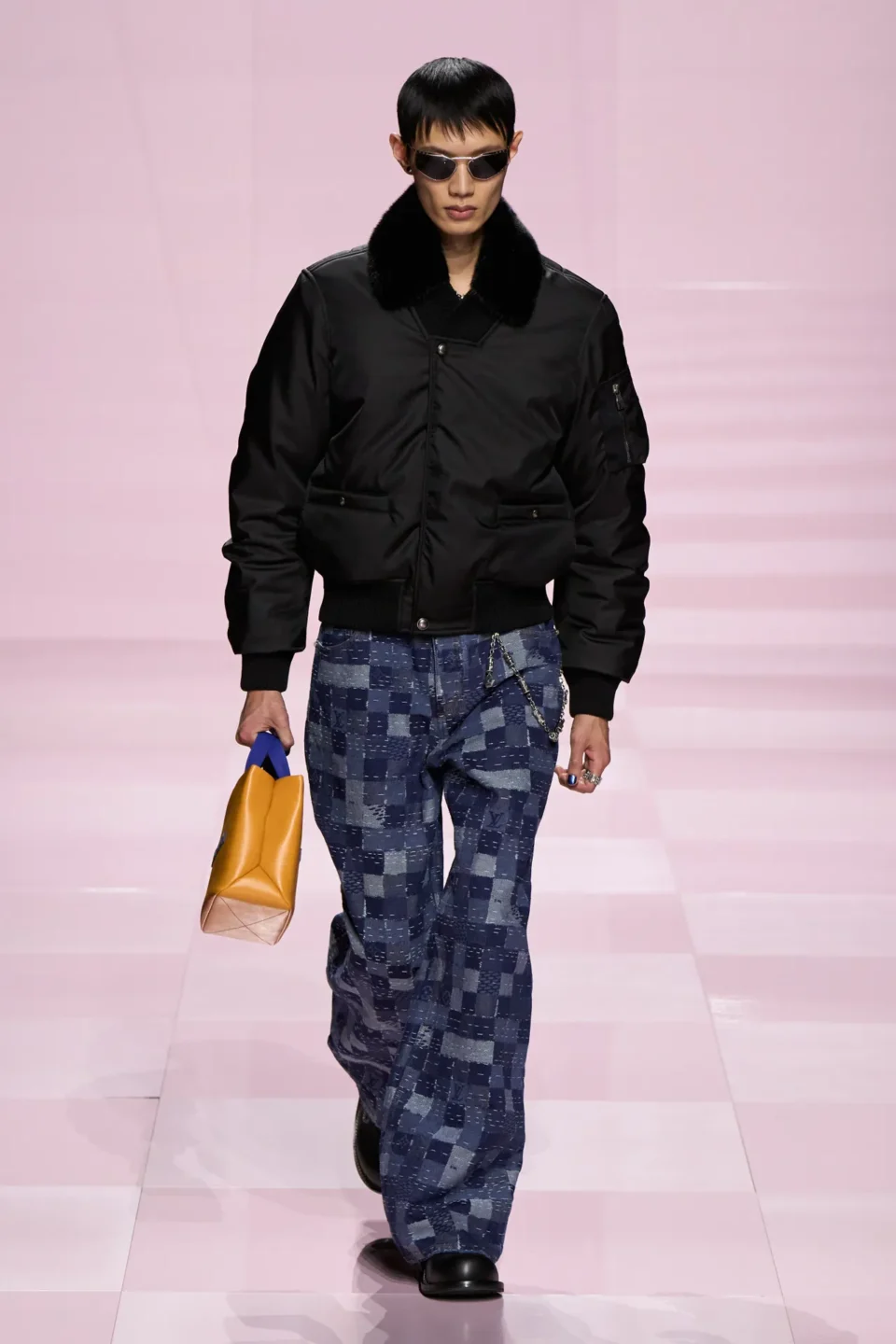 00057-louis-vuitton-fall-2025-menswear-credit-gorunway
