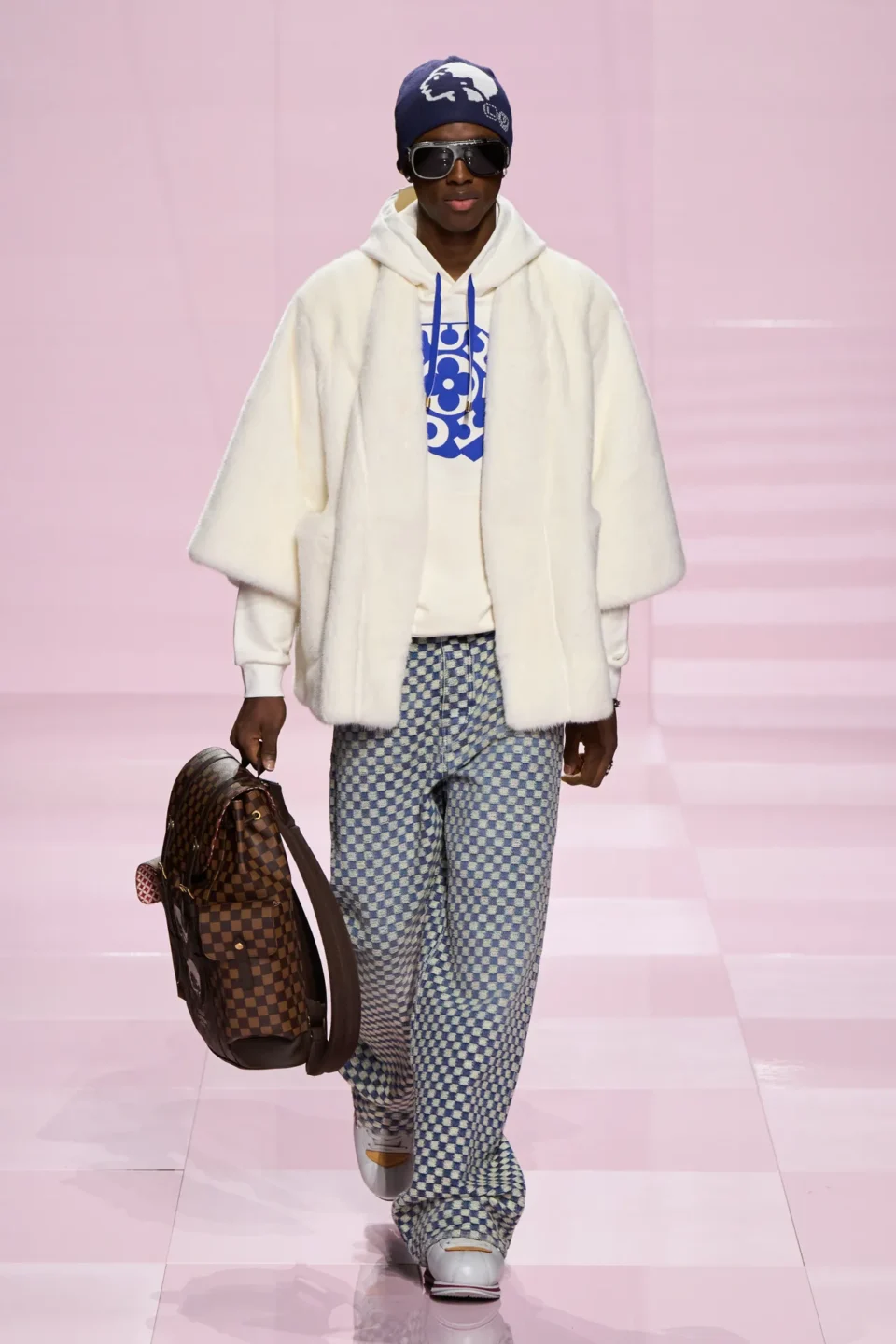 00059-louis-vuitton-fall-2025-menswear-credit-gorunway