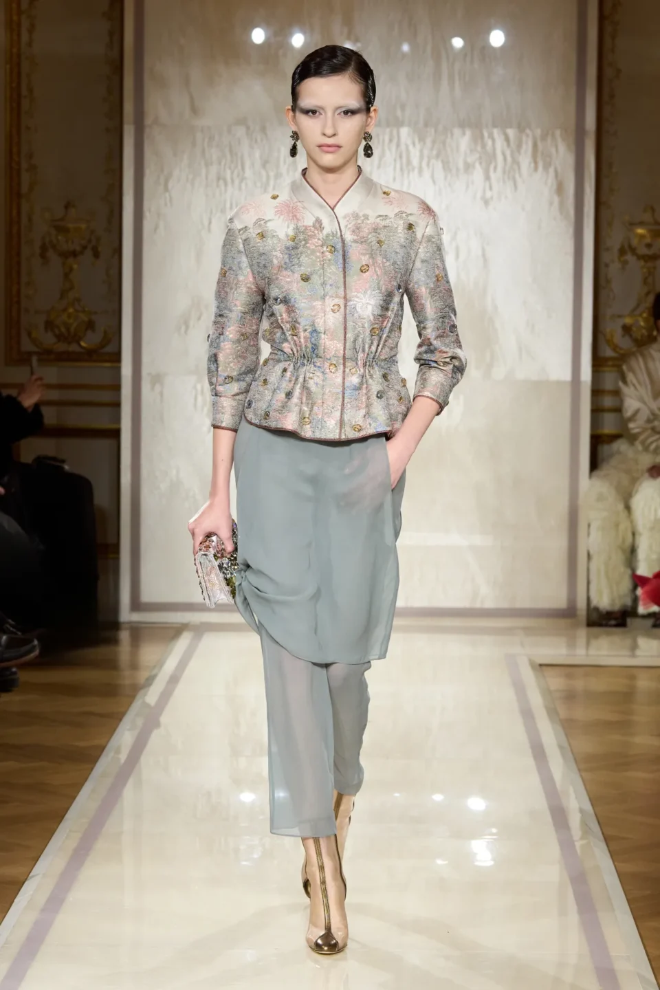 00060-armani-prive-spring-2025-couture-credit-gorunway
