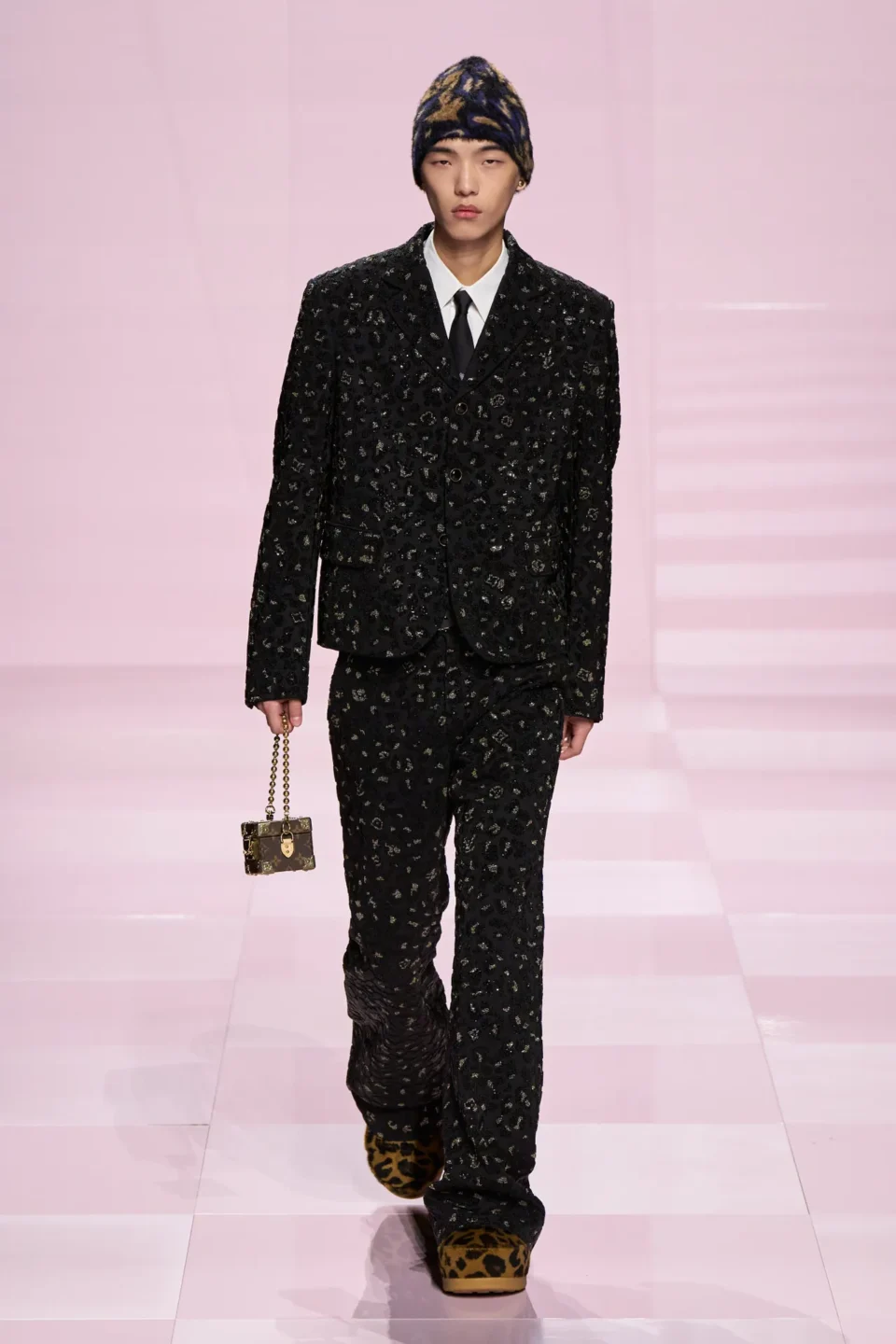00066-louis-vuitton-fall-2025-menswear-credit-gorunway