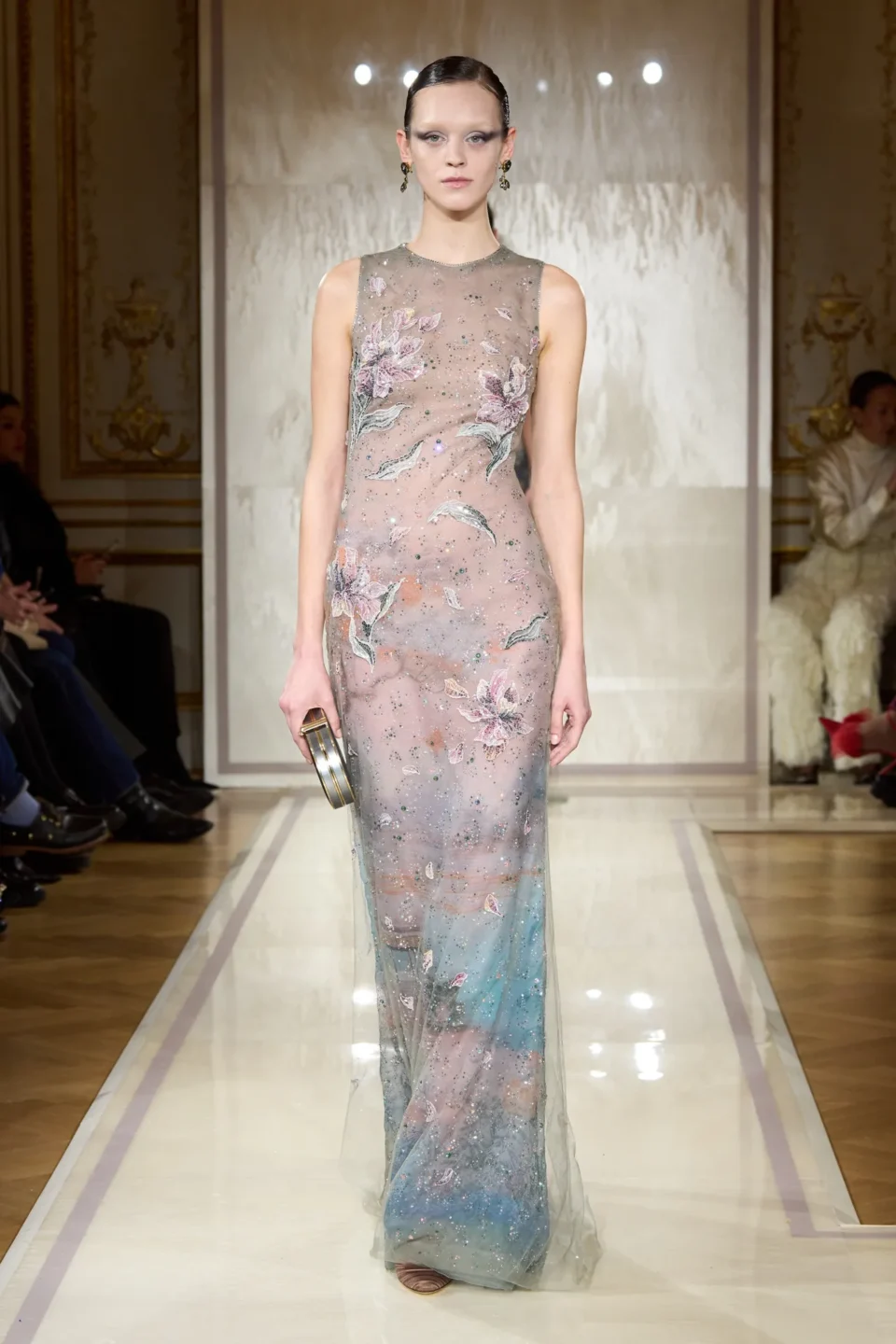 00068-armani-prive-spring-2025-couture-credit-gorunway