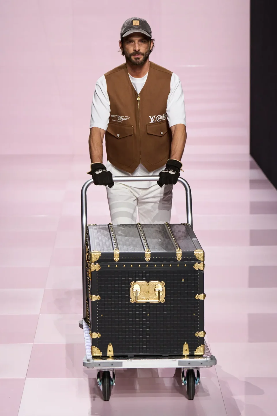 00080-louis-vuitton-fall-2025-menswear-credit-gorunway