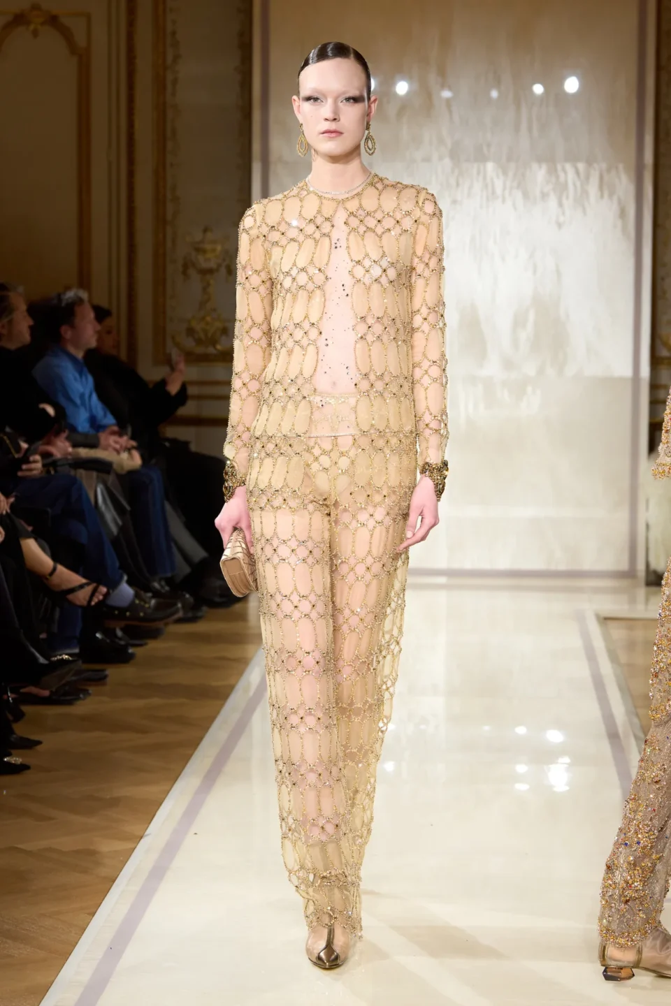 00083-armani-prive-spring-2025-couture-credit-gorunway