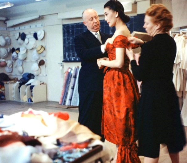 120 anos de Christian Dior: 10 curiosidades sobre o mestre da alta-costura
Com superstição, paixão por design e arquitetura e uma visão à frente do tempo, Dior criou uma das maiores maisons da história.