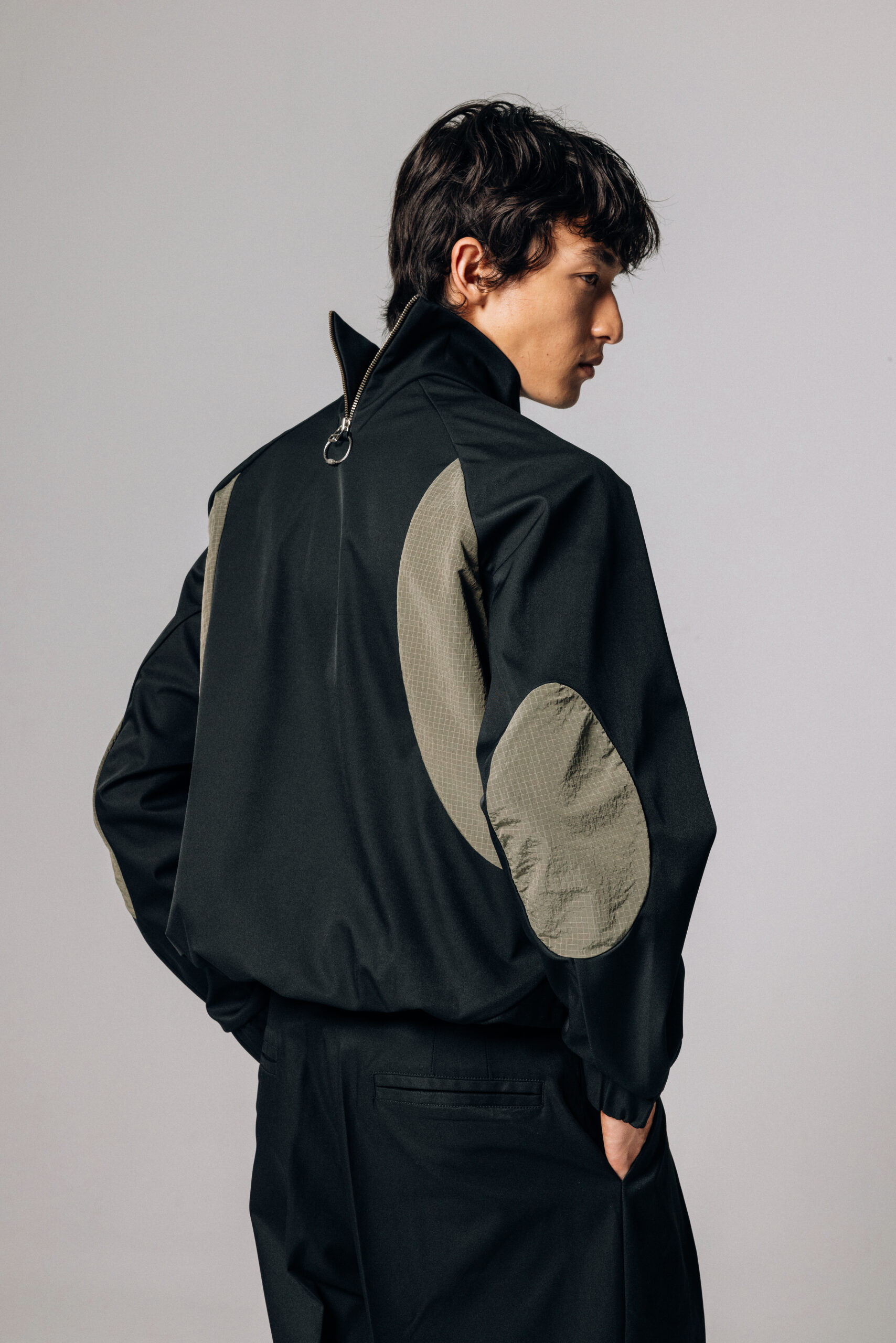 PACE lança coleção EX-IN de inverno 2025 em Paris
Durante a Paris Fashion Week, Felipe Matayoshi aproveita para realizar seu showroom semestral que apresenta as novas peças que serão lançadas em junho.