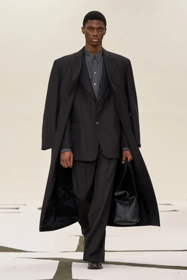 00005-calvin-klein-collection-fall-2025-ready-to-wear-credit-brand