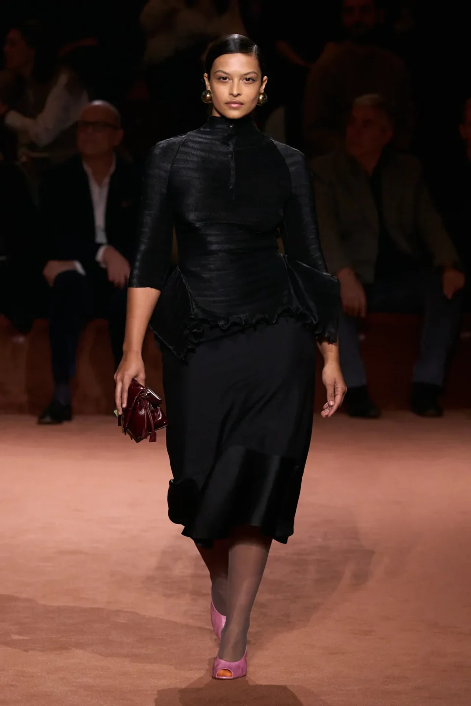 00008-fendi-fall-2025-ready-to-wear-credit-gorunway