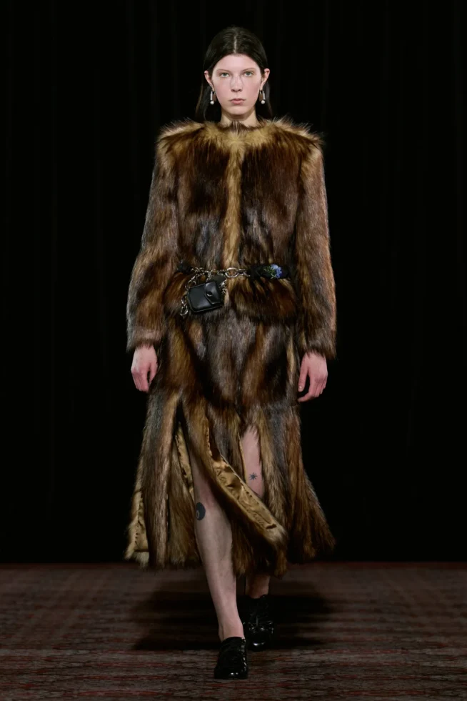 00011-simone-rocha-fall-2025-ready-to-wear-credit-gorunway