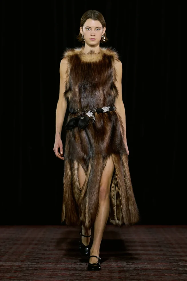 00014-simone-rocha-fall-2025-ready-to-wear-credit-gorunway