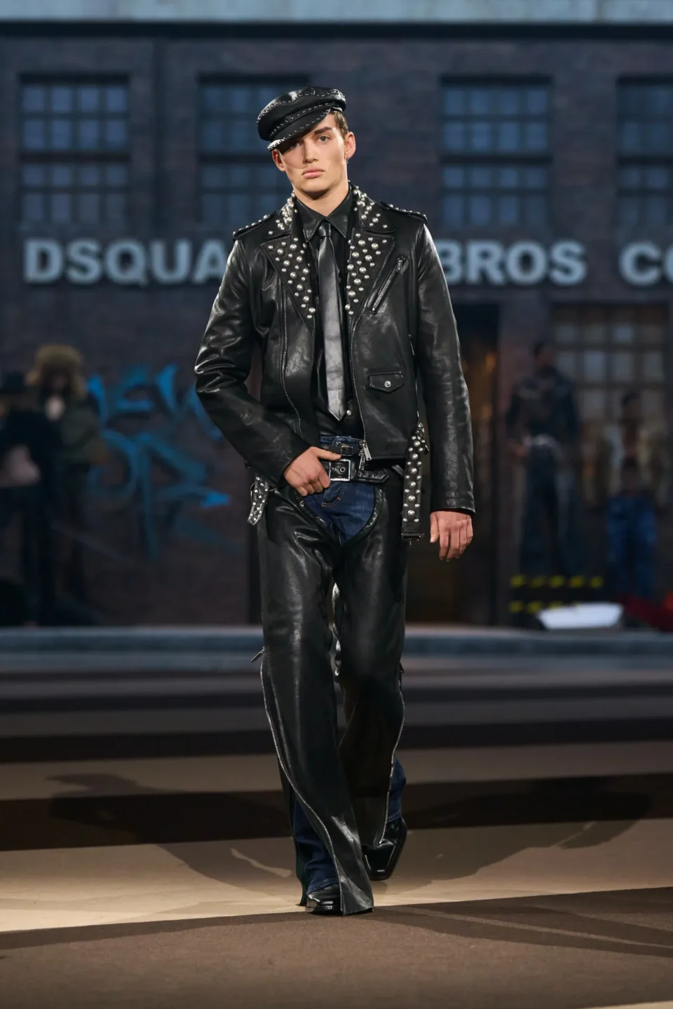 00015-dsquared2-fall-2025-ready-to-wear-credit-gorunway