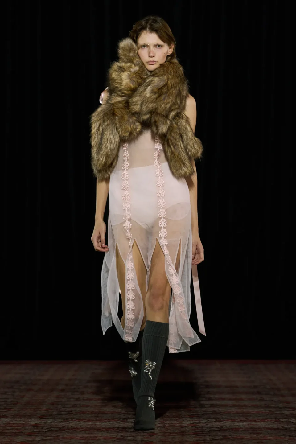 00015-simone-rocha-fall-2025-ready-to-wear-credit-gorunway