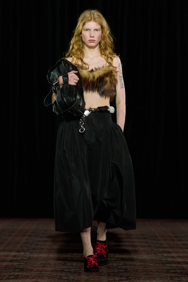 00019-simone-rocha-fall-2025-ready-to-wear-credit-gorunway