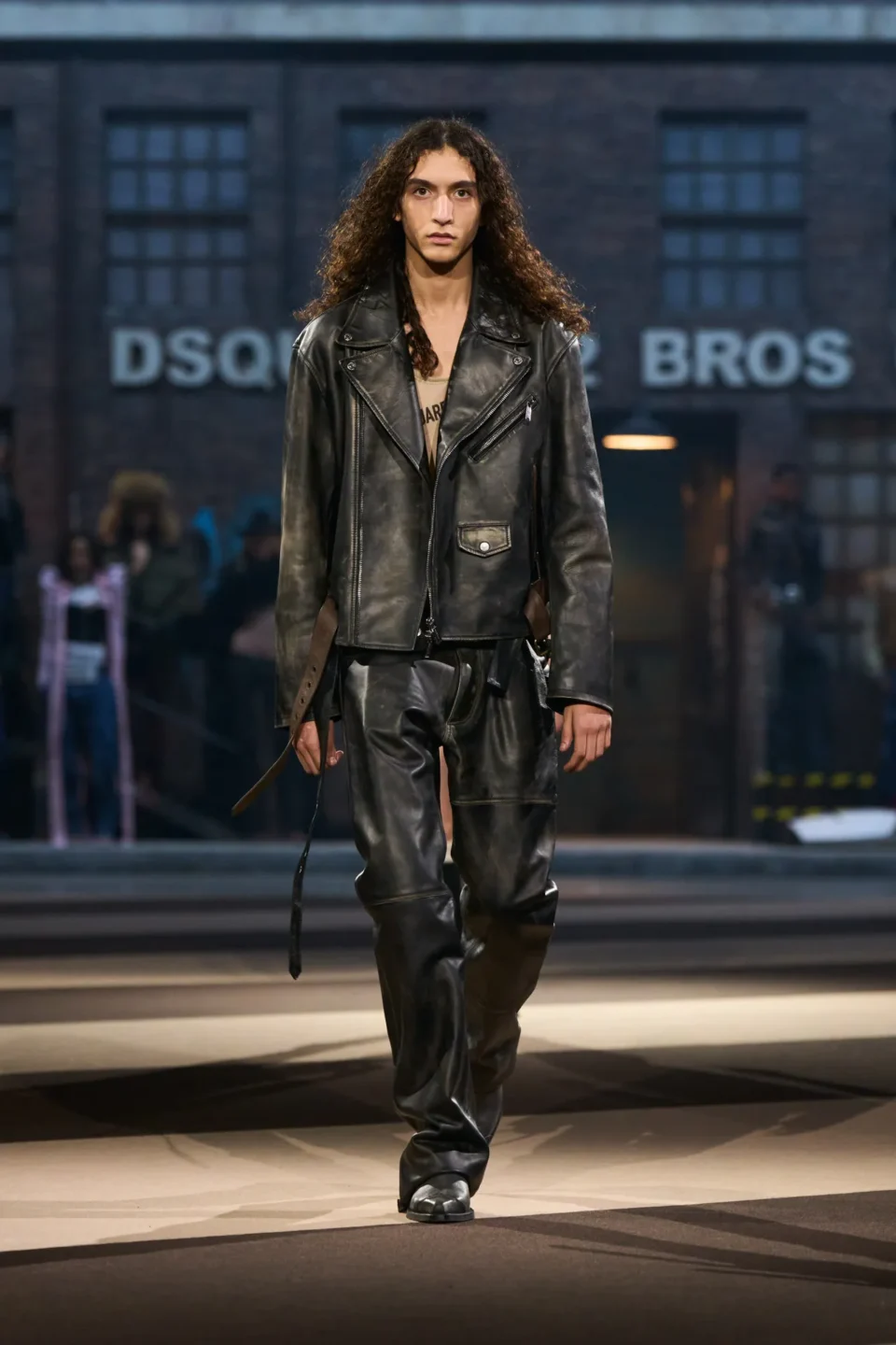 00022-dsquared2-fall-2025-ready-to-wear-credit-gorunway