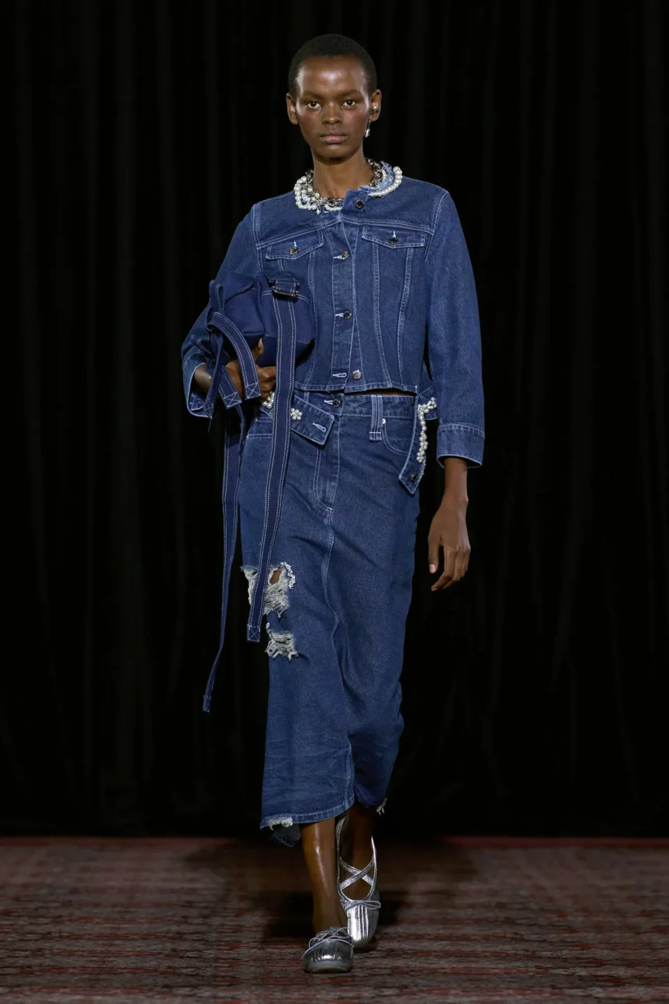 00024-simone-rocha-fall-2025-ready-to-wear-credit-gorunway