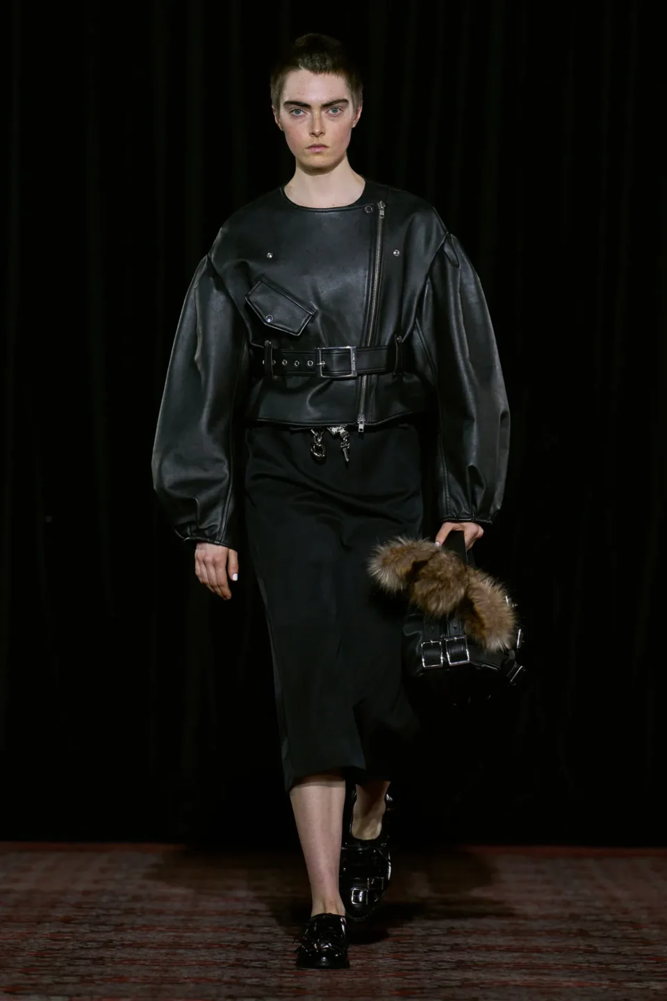 00025-simone-rocha-fall-2025-ready-to-wear-credit-gorunway