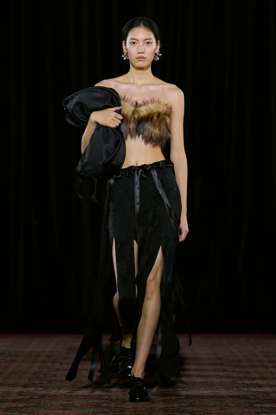 00026-simone-rocha-fall-2025-ready-to-wear-credit-gorunway
