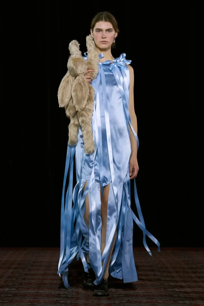 00028-simone-rocha-fall-2025-ready-to-wear-credit-gorunway