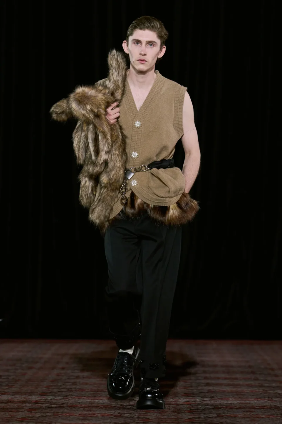 00029-simone-rocha-fall-2025-ready-to-wear-credit-gorunway