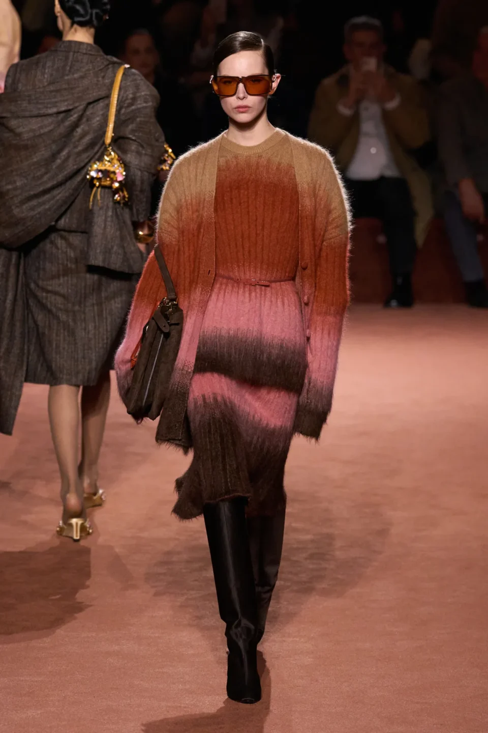 00032-fendi-fall-2025-ready-to-wear-credit-gorunway