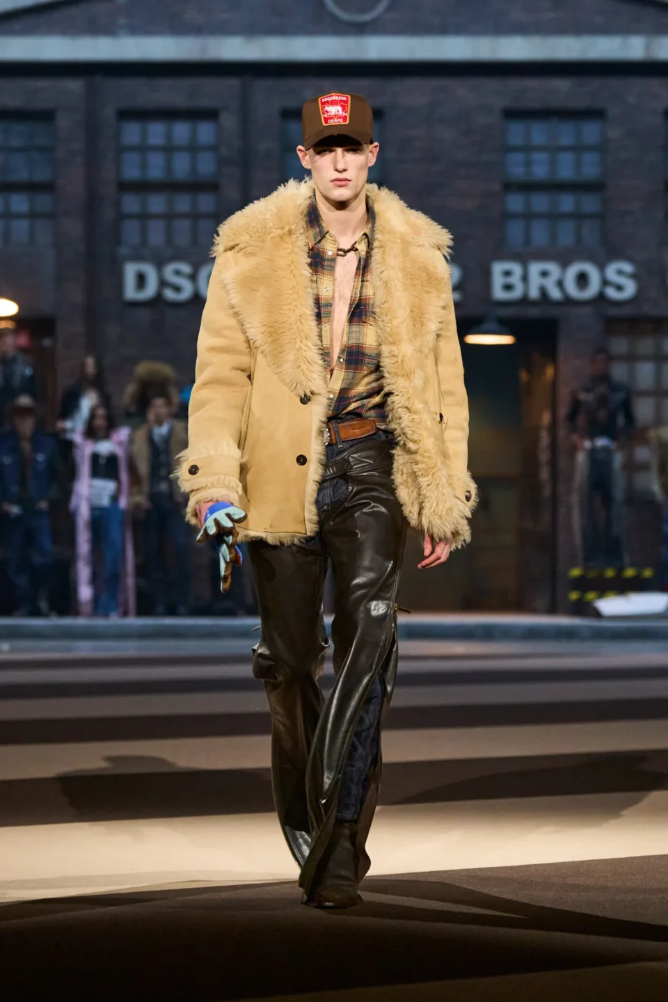 00033-dsquared2-fall-2025-ready-to-wear-credit-gorunway