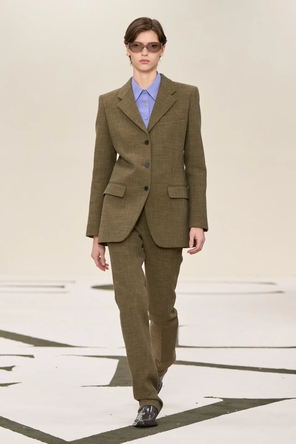 00034-calvin-klein-collection-fall-2025-ready-to-wear-credit-brand