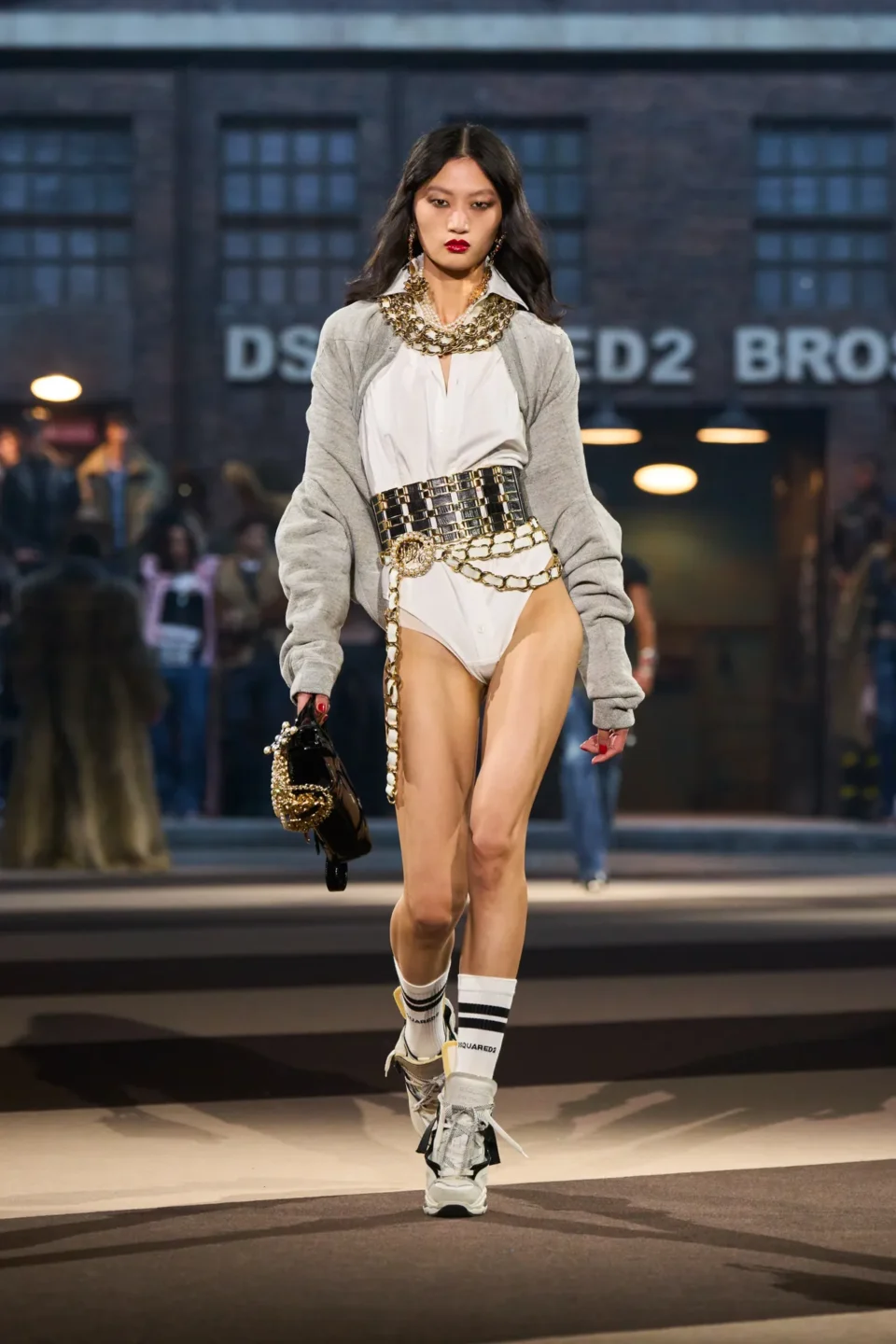 00040-dsquared2-fall-2025-ready-to-wear-credit-gorunway