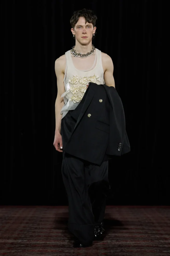00041-simone-rocha-fall-2025-ready-to-wear-credit-gorunway