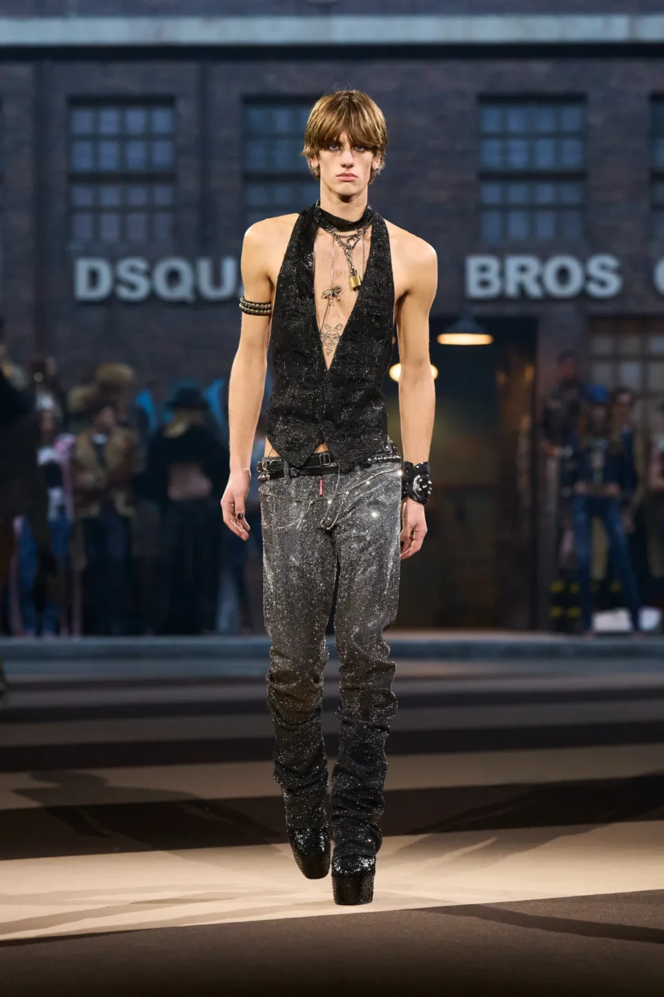 00042-dsquared2-fall-2025-ready-to-wear-credit-gorunway