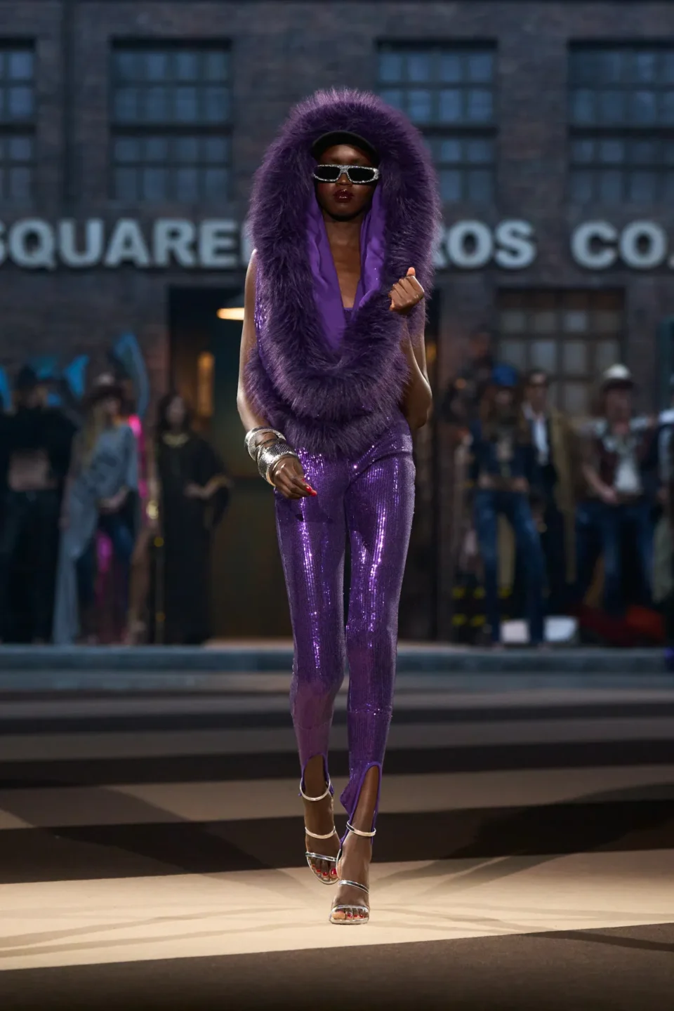 00048-dsquared2-fall-2025-ready-to-wear-credit-gorunway