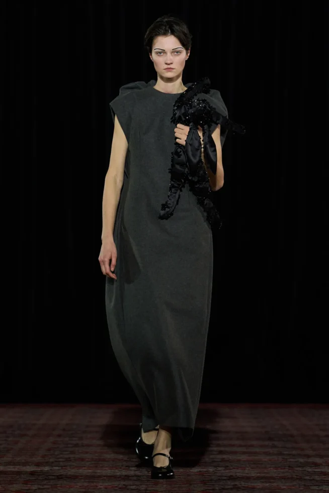 00050-simone-rocha-fall-2025-ready-to-wear-credit-gorunway