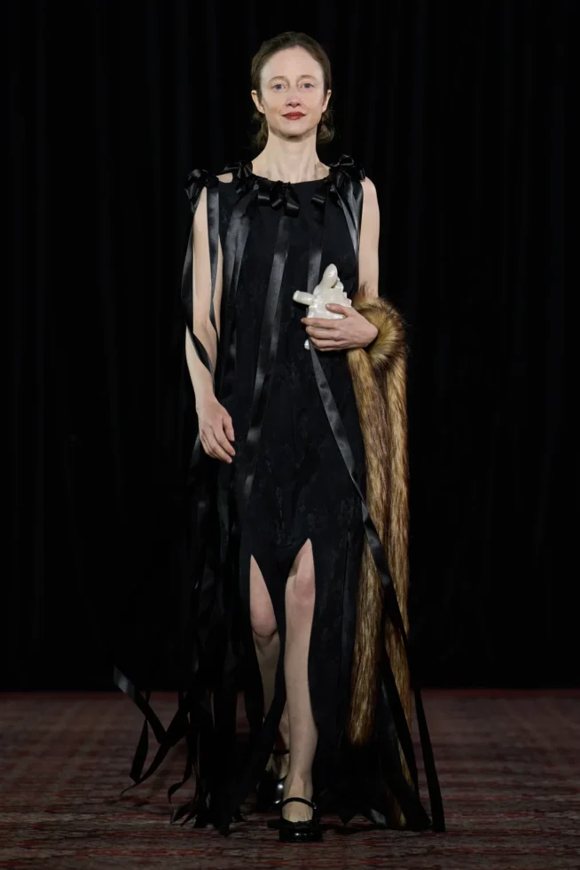 00051-simone-rocha-fall-2025-ready-to-wear-credit-gorunway